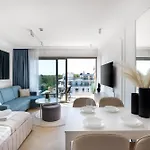 아파트 Solaris Sea View 달로브코